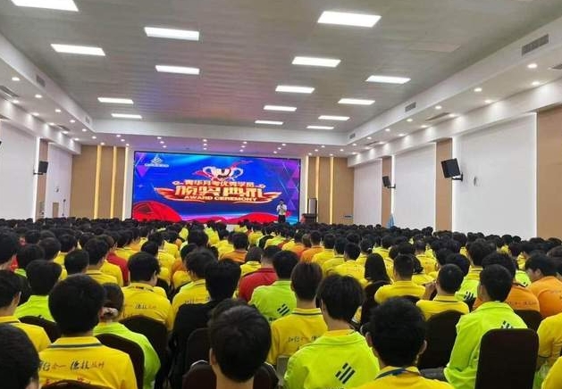 青华模具学校月度颁奖典礼圆满举行