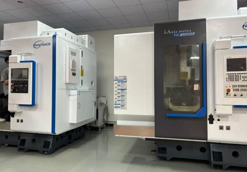 校企强强联合，硬件全面升级｜鸿天驰五轴机床批量入驻青华实训基地