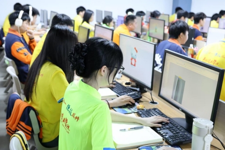 毕业上岗遇上校友老板：学技术的路上，你从来不是孤军奋战