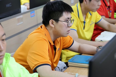 大专毕业陷迷茫，零基础学技术，毕业稳稳拿下对口岗